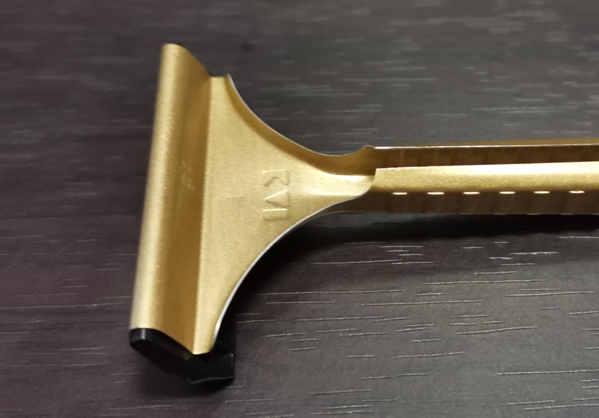 貝印ゴールドステンレス近影